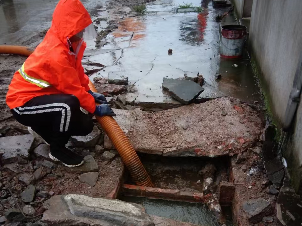 坦洲专业清理污水池 炜誉市政以规范流程守护城市 “肠道”