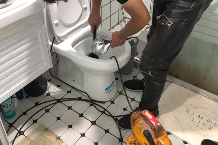坦洲马桶堵塞自己疏通还是找师傅?专业上门服务让你省时更省心